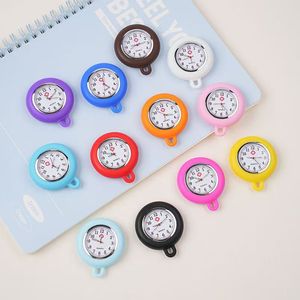 Nouvelle montre à quartz 2026 pour étudiants infirmiers, vente en gros d'usine, montre-bracelet lumineuse ronde en silicone, montre à quartz en caoutchouc pour femmes et hommes - Product Image 2