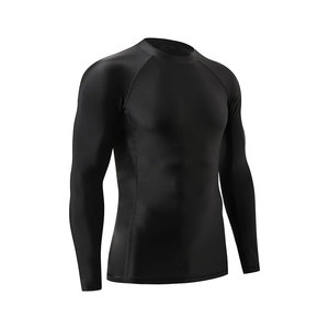 Haut de sport pour homme noir, coupe athlétique, protection UV, séchage rapide, pour entraînement, surf, gym, MMA, sports nautiques, manches longues, compression, rashguard - Product Image 2