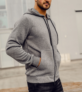 Sudadera con capucha para hombre, fabricada por OEM, con cremallera completa, color liso, cordón ajustable, bolsillos inclinados, puños y dobladillo acanalados, ideal para invierno. - Product Image 2