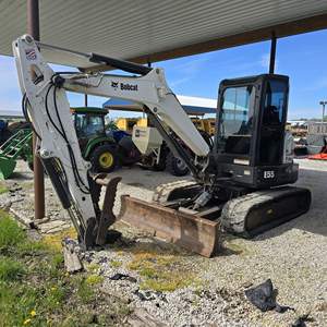 Mini-excavatrice Bobcat E55 à prix d'usine, excavatrice compacte sur chenilles hydraulique pour les travaux de construction, d'aménagement paysager et d'infrastructure - Product Image 1