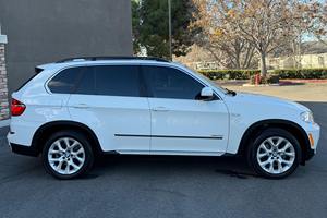 2013 B-M-W X-5 x-D-r-i-v-e-35-i - Product Image 6