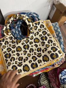 Sac à bandoulière artisanal indien, sac fourre-tout matelassé en coton imprimé au bloc, fait main - Product Image 1