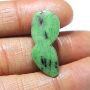 พลอยรูบี้โซไซต์แกะสลักทรงคาโบชอง พลอยรูบี้แกะสลักทำมือ ผิวเรียบ หินหลวม ขายส่ง สำหรับอัญมณีทำเครื่องประดับ - Product Image 3