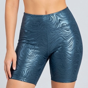 Shorts adhérents confortables pour pole dance, pour femmes, offrant un maintien sûr, un tissu extensible et doux, une mobilité flexible et adaptés à l'entraînement. - Product Image 1