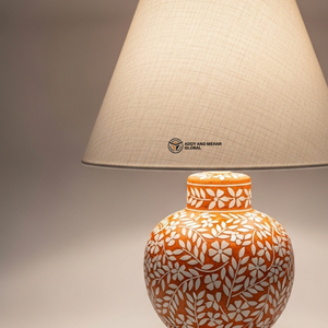 Lampe de table de luxe en os incrusté d'orange avec abat-jour beige |   Éclairage de chevet floral artisanal - Product Image 4