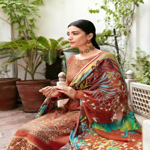 Robe Panjabi pakistanaise brodée sur pelouse pour femmes Costume Salwar Kameez trois pièces conçu par Ramsha Vol MASHAAL-8 - Product Image 2