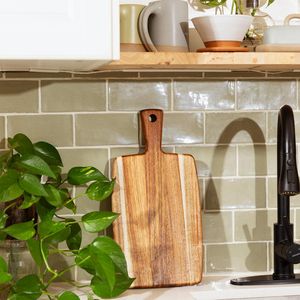 Tabla de Cortar de Madera Rústica Estilo Granja, No Tóxica, Fácil de Limpiar, Apta para Lavavajillas - Product Image 2