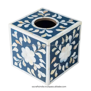 Porte-mouchoirs en nacre fait à la main motif floral boîte décorative pour les intérieurs de maison modernes et classiques - Product Image 1
