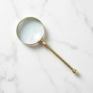 Loupe de lecture portative de luxe avec poignée en laiton massif, finition or antique, pour l'inspection de pièces de monnaie, de timbres et de bijoux - Product Image 1