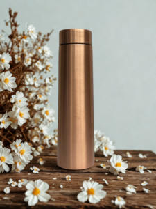 Bouteille d'eau en cuivre martelé écologique avec paille, grande capacité, design minimaliste - Product Image 3