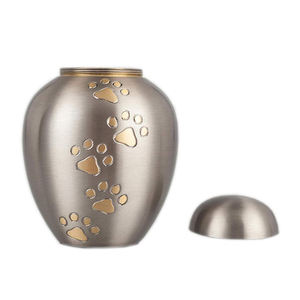 Urna de cremación con estampado de pata más vendida para cenizas humanas Urna de latón de cremación funeraria Domtop Metal Latón Acabado en plata - Product Image 1