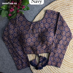Nueva llegada: Blusa de algodón Ajrakh de alta calidad con estampado uniforme, manga larga, acolchada y con borlas múltiples en la espalda, lista para usar. Proveedor indio. - Product Image 1