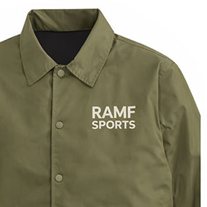 เสื้อแจ็คเก็ตบอมเบอร์กันน้ำสำหรับผู้ชายและผู้หญิง น้ำหนักเบา ผ้าฟลีซ ปักลายด้านหน้า แต่งลายย้อมสี  แบบลำลอง สำหรับวิ่ง  รับผลิตตามแบบ OEM สำหรับโค้ช - Product Image 5