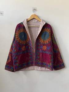 Chaqueta Bomber de Terciopelo Bordada con Diseño Suzani Verde Vintage, Estilo Boho Unisex, Prenda Exterior Acolchada Étnica Chic Ecológica para Invierno - Product Image 5