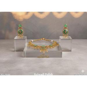 Conjunto de Collar y Pendientes de Latón Pulido Estilo Rajwadi, Diseño Rajastaní, Acabado Dorado Tradicional para Novias, Ideal para Fiestas, Compromisos y Bodas - Product Image 5