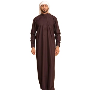 Abaya d'hiver respirante et légère pour hommes musulmans, grande taille, 100 % polyester, style vintage, longueur au sol, manches longues, simple et uni - Product Image 1