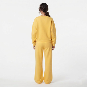 Conjunto Deportivo de Sudadera de Manga Larga con Cuello Redondo y Pedrería para Mujer, Pantalones Anchos, Bordado Personalizado, Fabricación al por Mayor - Product Image 3