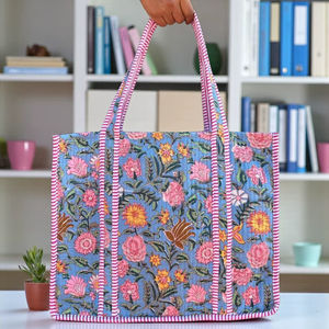 Bolso Tote Grande Reversible de Algodón Acolchado Estampado a Mano en Naranja y Rosa, Bolsos de Hombro Hechos a Mano para Viaje - Product Image 1