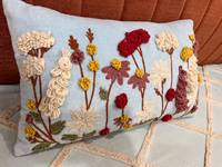 Housse de coussin lombaire carrée en coton brodée avec motifs floraux bohèmes de jardin de fleurs sauvages