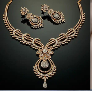 Design en feuille d'or mat associé à des jhumkas ornés de perles. Beauté traditionnelle, disponible à prix de gros. - Product Image 6