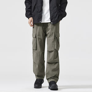 Gorpcore Explorer : Nylon ripstop léger et ourlets à fermeture à glissière pour des transitions fluides de la ville au sentier. - Product Image 1