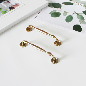 Cheap Price Vintage <b>Gold</b> Zinc Alloy Cabinet Handle Curved <b>Drawer</b> <b>Pull</b> Luxury Furniture Hardware for Kitchen Bathroom Nightstands - Product Image 1