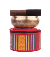 Meilleur ensemble cadeau de luxe sculpté et gravé de la marque Himalaya Exports, bol chantant en laiton, décoration d'intérieur, motif traditionnel
