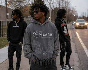 Sweat-shirt à capuche gris vieilli personnalisé avec strass pour homme, style streetwear, logo personnalisé, impression graphique et manches ornées - Product Image 3