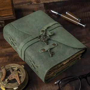 Agenda en cuir véritable vert clair fait main, couverture rigide verrouillable, papier sans acide cousu à la main, 200-400 pages - Product Image 3