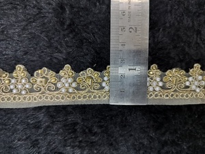 9 Metros de Red Transparente con Hilos Metálicos Zari, Tubos de Vidrio Tallados, Cuentas Largas Tipo Bugle, Micro Cuentas, Perlas de Imitación, Lentejuelas Planas Redondas Moti y Encaje - Product Image 1