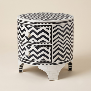 Mesita de Noche Artesanal con Incrustaciones de Hueso, Mesa Auxiliar de Dormitorio con Patrón Chevron, Mesa de Almacenamiento, Proveedor de Muebles de Lujo para el Hogar - Product Image 1