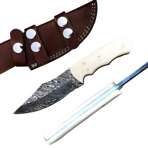 Cuchillo de Caza Hecho a Mano de Acero de Damasco con Funda de Cuero Genuino, Herramienta Utilitaria para Campismo y Supervivencia al Aire Libre, Diseño Clásico - Product Image 6