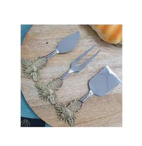 Juego de 5 cuchillos modernos de latón para queso y postre, cubertería de lujo para servir con estilo, juego de cubiertos para tabla de charcutería. - Product Image 5