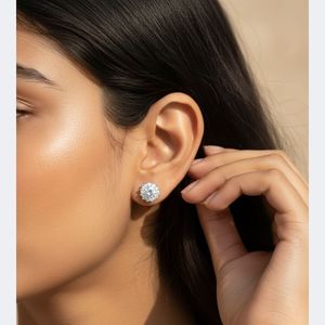 Boucles d'oreilles clous plaquées or 1,50 carat avec halo rond et grappe de fleurs, cadeau d'anniversaire de mariage - Product Image 6
