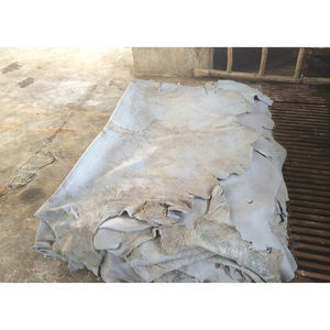 Pieles de vaca saladas y secas de gran peso, adecuadamente conservadas y saladas para uso industrial en la fabricación de cuero. - Product Image 2