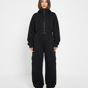 Ensemble de survêtement noir de luxe sur mesure pour femme avec poches cargo, sweat à capuche zippé et pantalon de survêtement oversize – Fabricant - Product Image 1