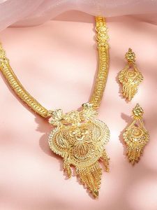 Conjunto Clásico de Collar y Pendientes Chapados en Oro de 24K con Diseño de Borla para Mujer, Joyería de Boda - Product Image 2