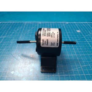 MKS 223BD-000. Capteur de pression capacitif 2ABB, utilisé comme pièce détachée pour équipement semi-conducteur d'époque - Product Image 3
