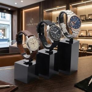 Best Sales for Modern Style Transparent Customized Acrylic Watch Stands with for Design Easy Assembly for Retail Excellence - Product Image 4