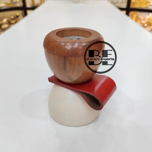 Brûleur d'encens de luxe en laiton et bois de santal indien avec senteurs thé, gingembre et océan pour la maison et les rituels religieux par Blatant Exports - Product Image 4