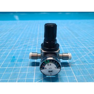 Regulador de Presión Neumático SMC AR10-M58G-R+G27-10-R1 Usado Como Está, Piezas de Equipos Semiconductores Legacy - Product Image 3