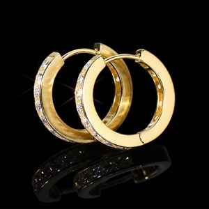 Boucles d'oreilles créoles unisexe en diamant de laboratoire, serties pavé multi-pierres, style Huggie audacieux, en argent 925, luxe, taille brillant, perle IGI - Product Image 5