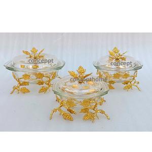 หม้อตุ๋นทรงกลมพร้อมขาตั้งโลหะลายดอกไม้สีทองสำหรับอุ่นอาหารบุฟเฟ่ต์ เหมาะสำหรับทุกงาน ใช้เป็นภาชนะเสิร์ฟและตกแต่งโต๊ะ - Product Image 1