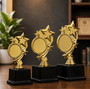 Trophée étoile plaqué or avec cercle gravé pour les récompenses sportives et de jeux, trophée en fibre dorée avec base en fibre - Product Image 3