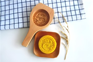 Moldes para hornear hechos a mano a precio económico, fabricados con madera, suministros para hornear al por mayor, molde de madera para pasteles - Product Image 2