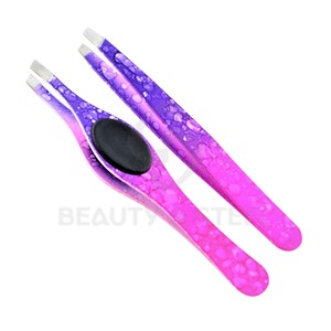 Pinzas para vello facial con punta inclinada en degradado vibrante de rosa y morado, con acabado duradero efecto gota de agua y tensión calibrada - Product Image 6