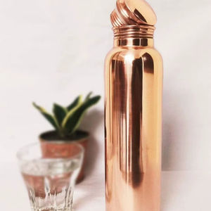 Bouteille d'eau en cuivre, best-seller de la Health Store, articles d'hydratation pour les magasins bio, le bien-être, la vente au détail et le style de vie - Product Image 1