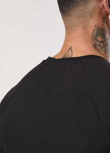 ชุดเสื้อยืดลำลองแฟชั่นสำหรับผู้ชาย เสื้อคอกลมแขนสั้นสำหรับฤดูร้อน เหมาะสำหรับใส่ในบ้านและกิจกรรมกลางแจ้ง พร้อมกางเกงขาสั้น - Product Image 4