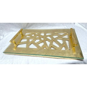 ถาดเสิร์ฟโลหะแบบโปร่งสวยงาม ช่วยให้การขนส่งอาหารและเครื่องดื่มจากครัวไปยังโต๊ะได้อย่างปลอดภัยและมั่นคง - Product Image 3