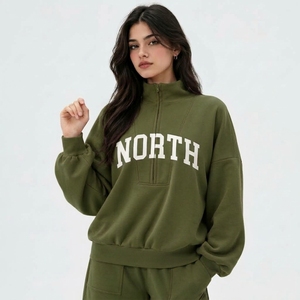 Sweat-shirt oversize pour femme en molleton et coton/élasthanne, brodé, col montant, pull-over, imprimé North, poches avant, automne - Product Image 1